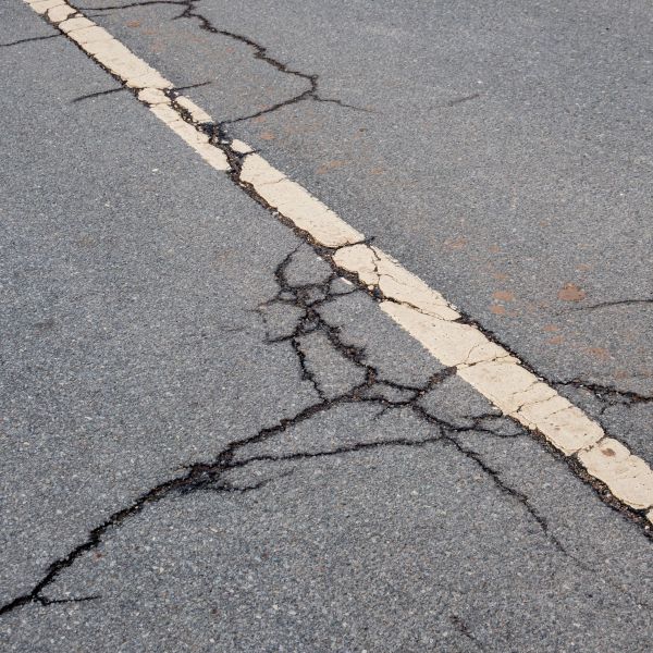 Asphaltschäden Boden 