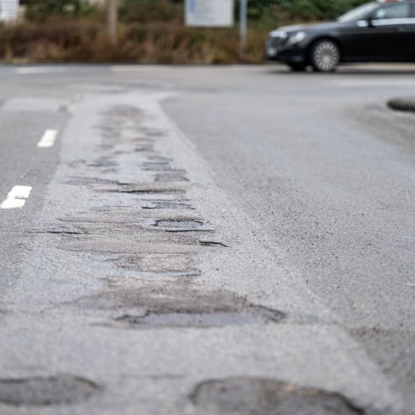 Asphaltschäden Boden 