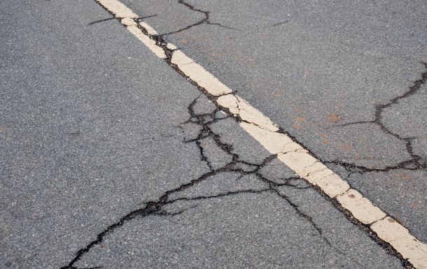 Asphaltschäden Boden 